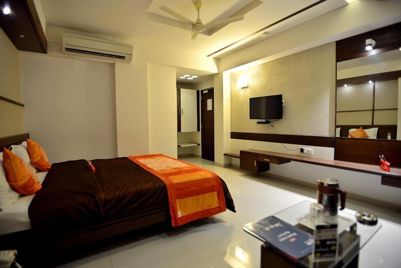 Hotel Marigold Vadodara Eksteriør billede